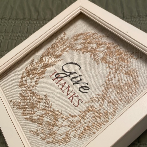 GIVE THANKS FALL Thanksgiving Wall or Tabletop Decor Wall Hanging - Picture 4 of 12